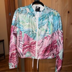 Women's Sportswear Windrunner Cropped
Jacket Floral